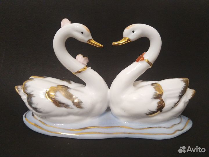 Фарфоровая статуэтка 