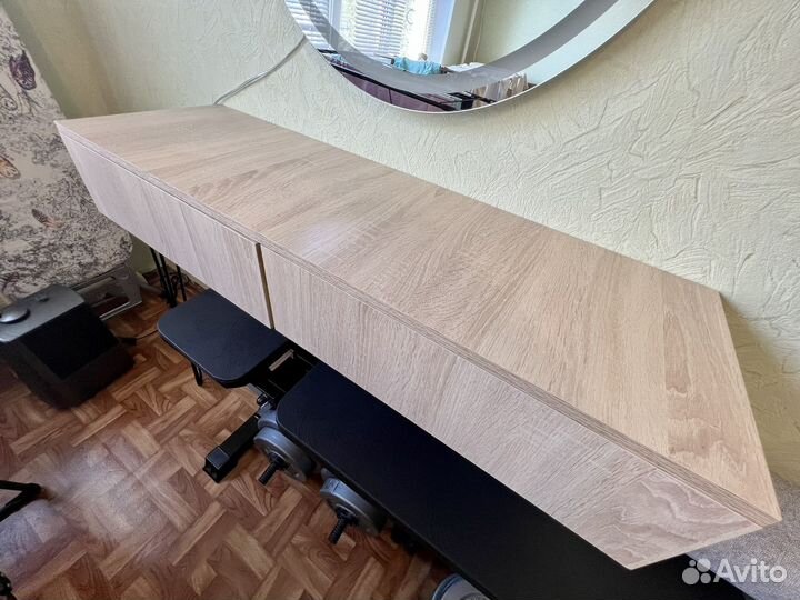 Подвесная консоль, стол-консоль