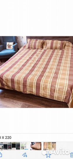 Покрывало с декоративными подушками