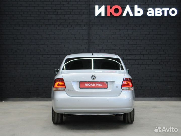 Volkswagen Polo 1.6 AT, 2011, 157 700 км