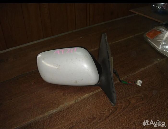 Зеркало левое Toyota premio