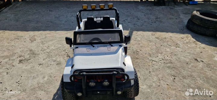 Детский электромобиль джип