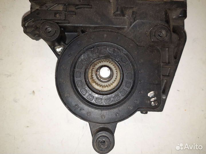 Мотор стеклоподъемника передний правый Passat B5