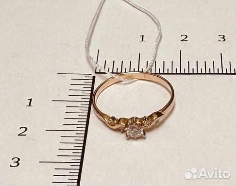 Золотое кольцо с камнем 17р