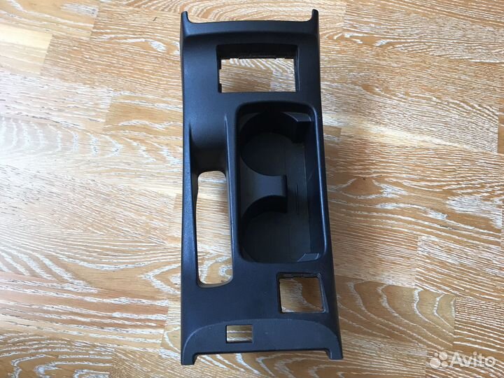 Консоль подсстаканника lancer