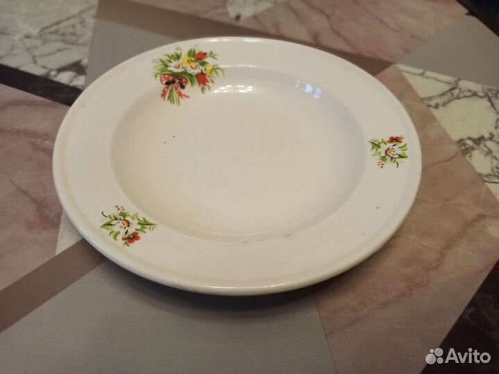 Набор тарелок