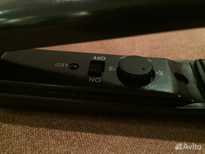 Выпрямитель для волос,новый