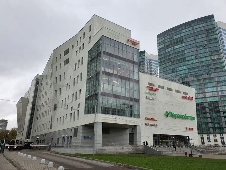 Сдам торговое помещение, 1055 м²