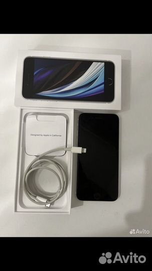 Телефон iPhone se 2020