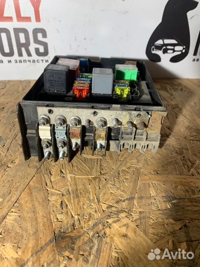 Блок предохранителей Volkswagen Golf 1K BSE 2008