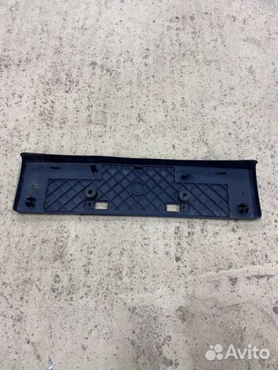 Площадка номерного знака Toyota Rav4 2005-2013