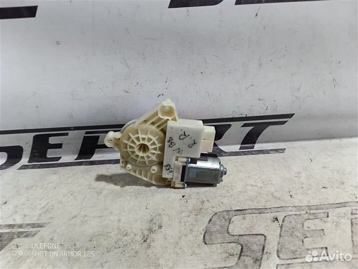 Моторчик стеклоподъемника задний правый Volkswagen