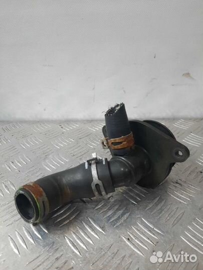 Фланец (тройник) системы охлаждения Citroen C3 1