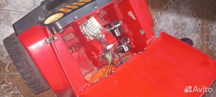 Детский электромобиль джип