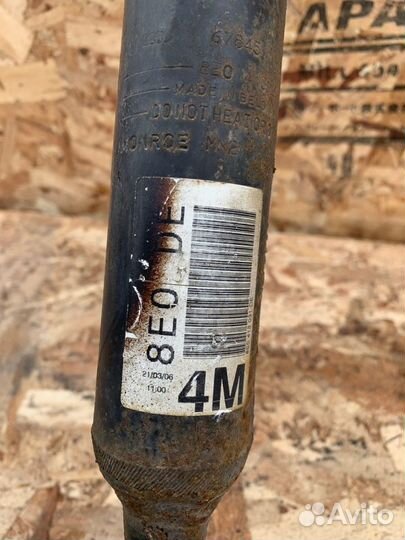 Стойка подвески передняя левая Audi A4 B7 2.0 BWE