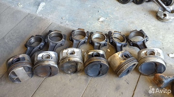 Шатуны с поршнями 8кл