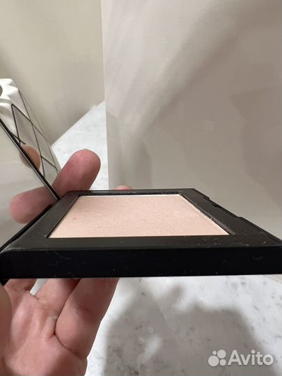 Пудра хайлайтер Nars Capri