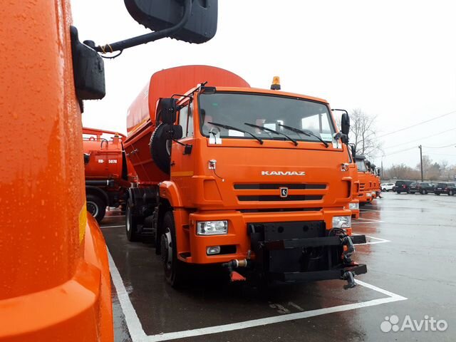 Дорожная машина (зима+лето+отвал,щетка) ко-829Д1