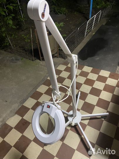 Лампа лупа напольная