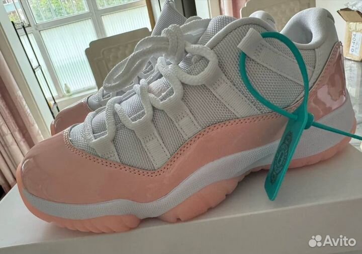 Jordan 11 low pink Оригинал