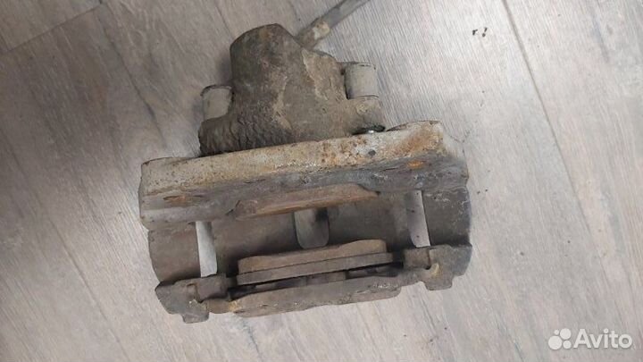 Суппорт тормозной передний левый Bmw X5 E53 3.0D