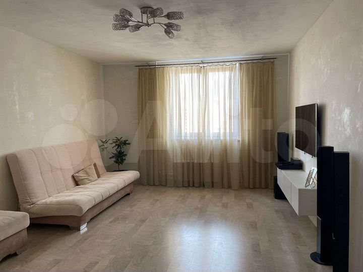 3-к. квартира, 83 м², 9/10 эт.