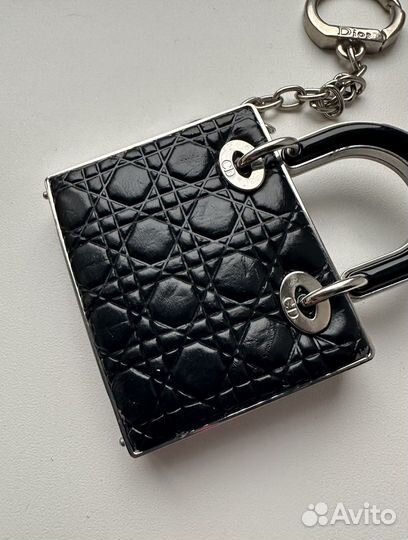 Dior брелок блеск хайлайтер 002