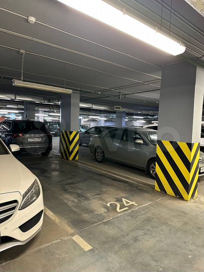 Машиноместо, 13 м²