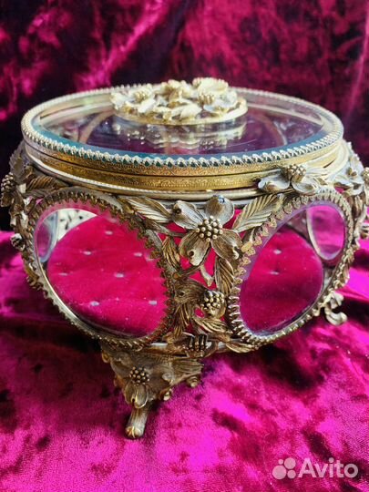 Винтажная антикварная шкатулка