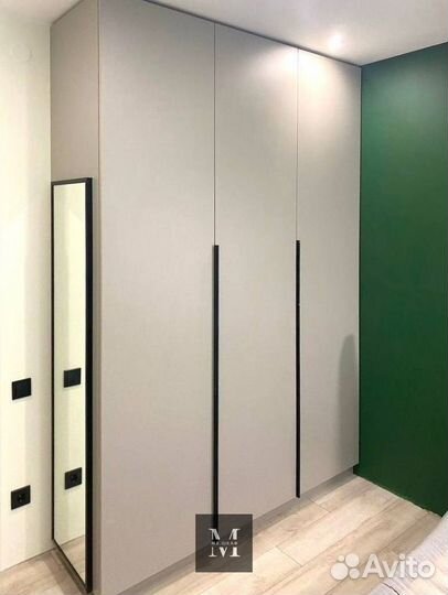 Шкаф распашной створчатый