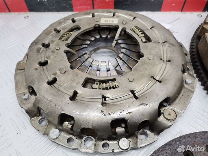 Маховик для BMW 3-Series (E90/E91/E92/E93)