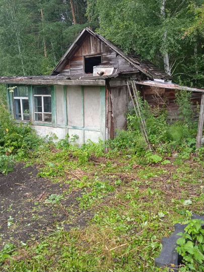 Дом 20 м² на участке 10 сот.