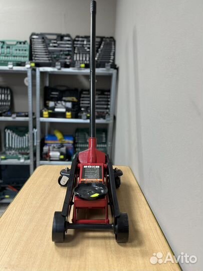 Домкрат подкатной 3т гидравлический