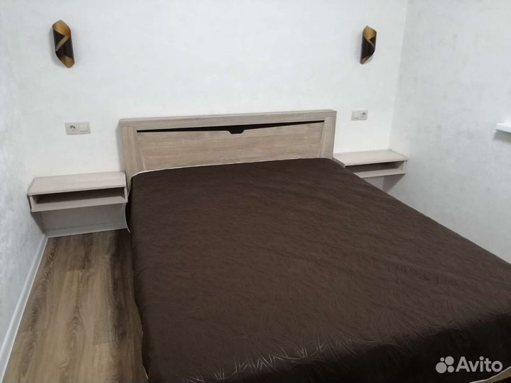 Тумба прикроватная, настенная