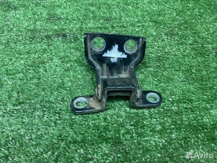 Петля двери задняя правая Kia Spectra