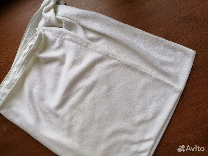 Комплекты постельного белья, плед, простыни