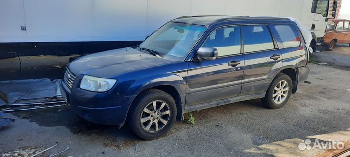 Subaru Forester 2.0 AT, 2006, битый, 170 000 км