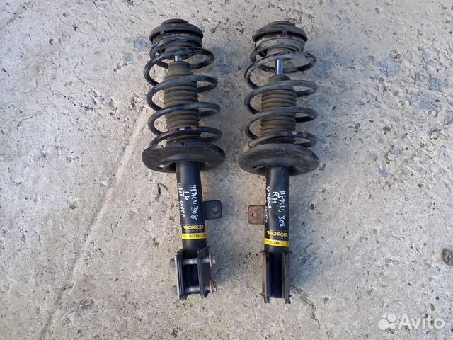 Стойки передние правая,левая, Pegeot 308,408