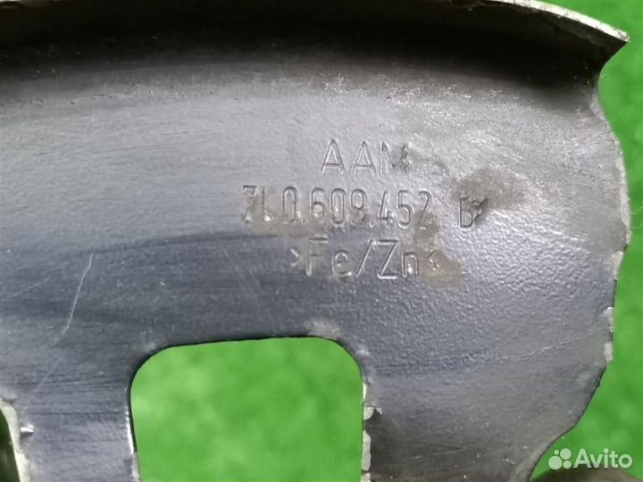 Цапфа задняя правая Audi Q7 (4L) 2007