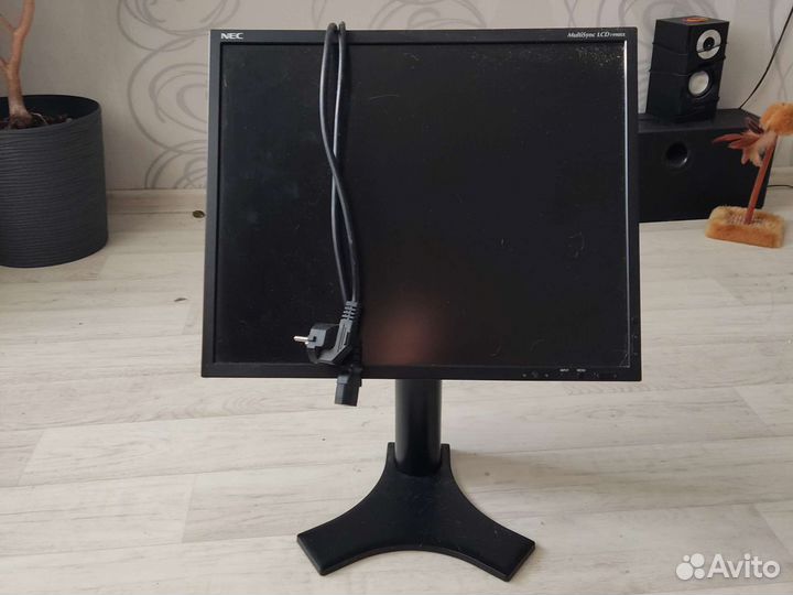 Монитор NEC