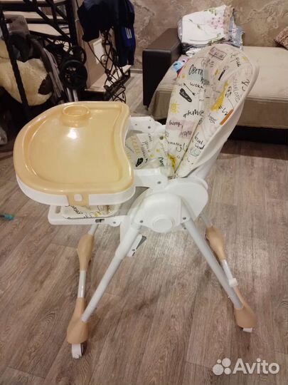 Два стульчика для кормления