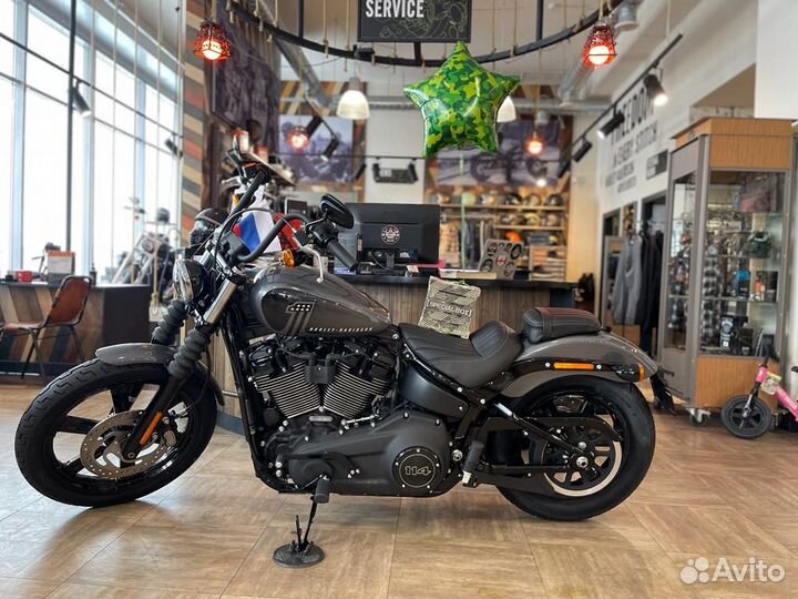 Harley DAvidson Street Bob 114 Gauntlet grey metal