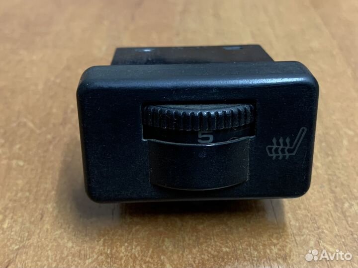 Кнопка подогрева сиденья VW Passat B3/T4