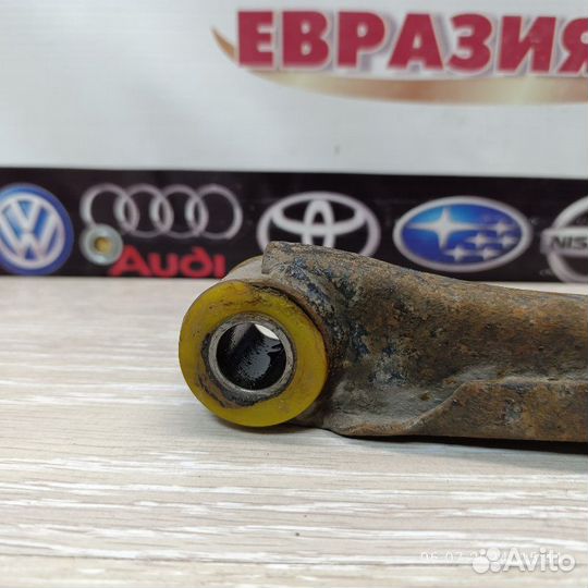 Рычаг поперечный задний правый Mazda Familia BJ5P