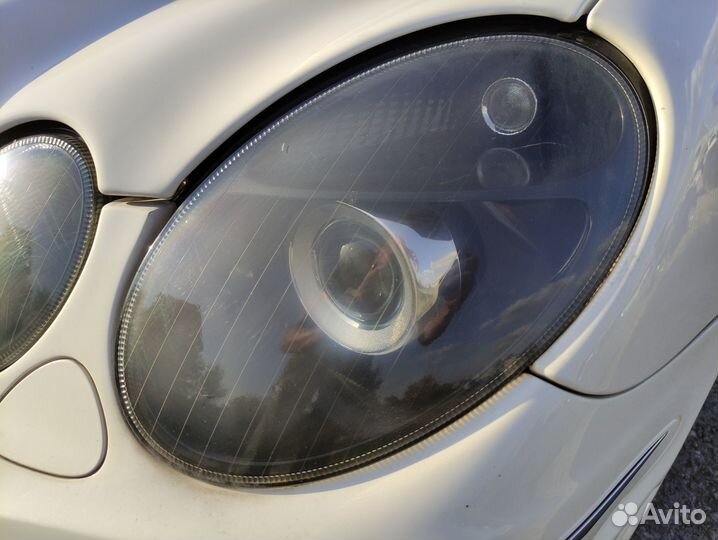 Передние фары Мерседес W211