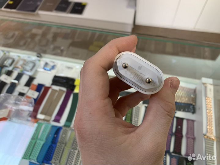 Зарядка на iPhone 20W