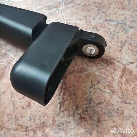 Поводок стеклоочистителя задний