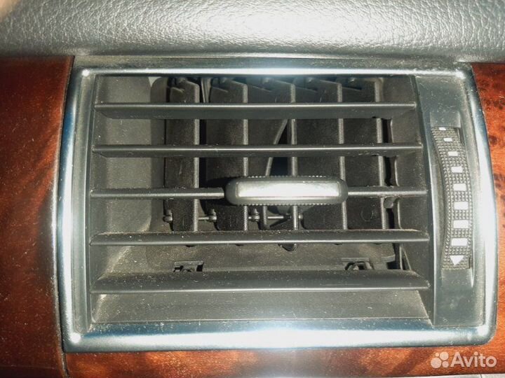 Дефлектор воздушный Audi A8 BFM 2005