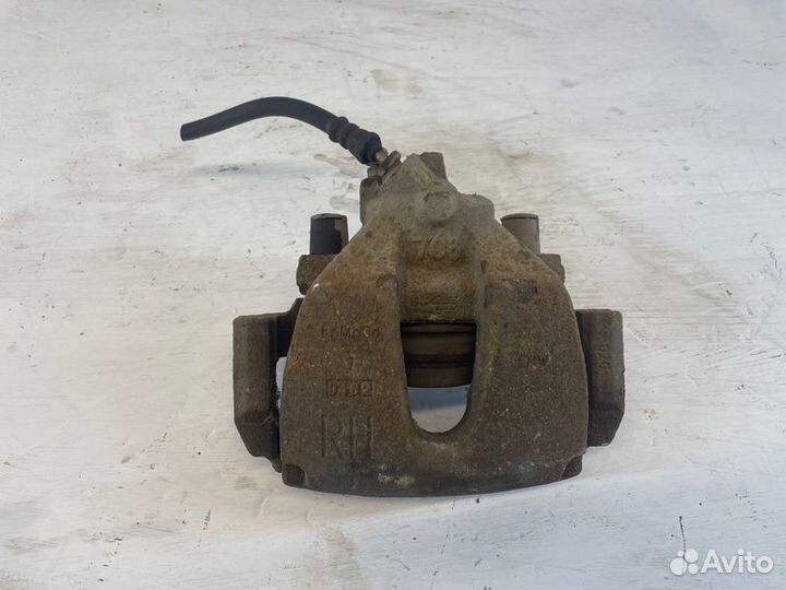 Суппорт передний правый Mazda 3 3 Z6A61564 2012