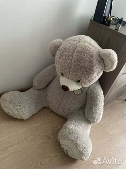 Большой мягкий медведь